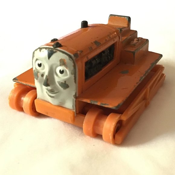 Ertl Thomas & Friends Railway Thomas Tank Engine + - Picture 1 of 3